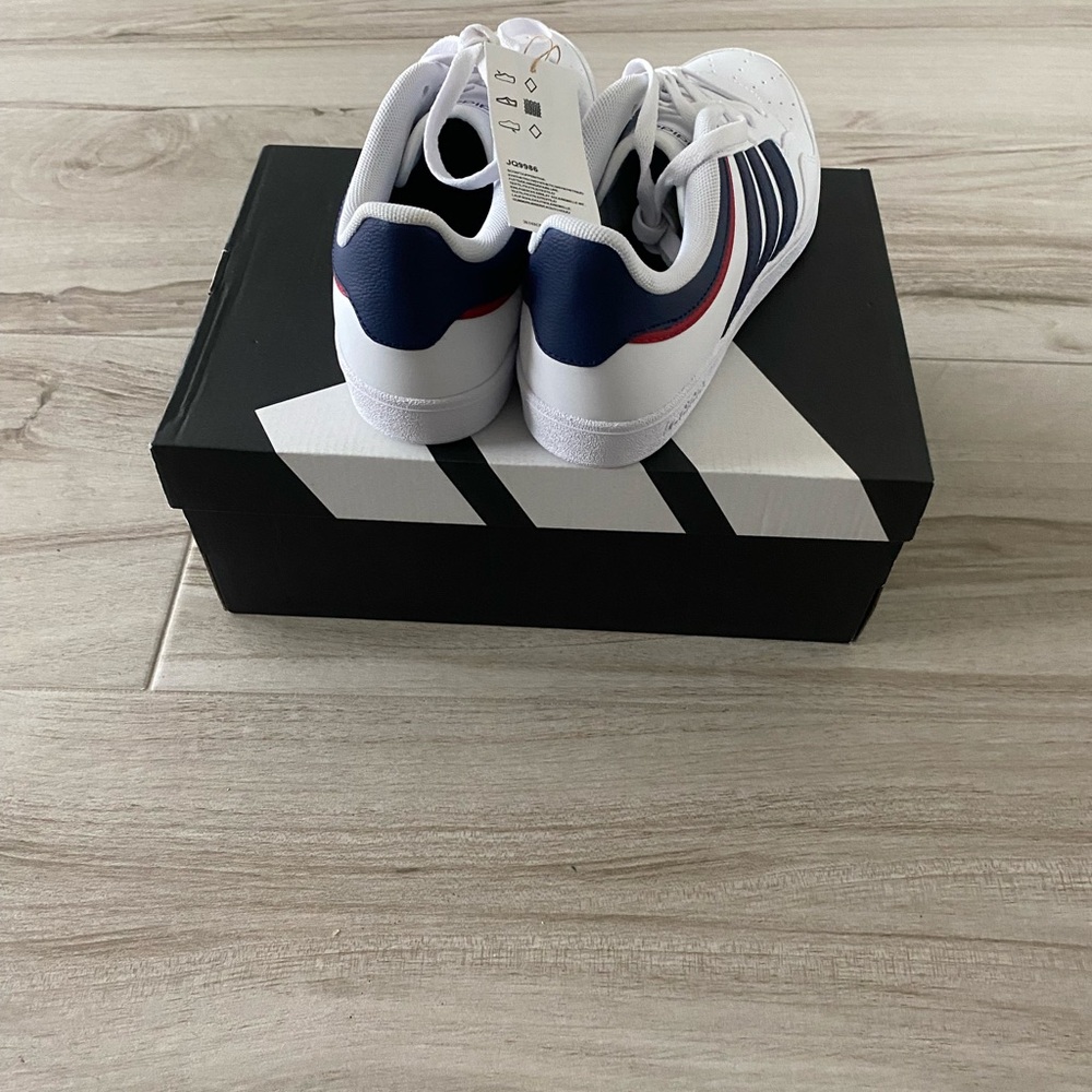 NWT Adidas Hooped 4.0 Men's White Sneakers/Navy Stripes; Size 7 Men’s and 8 Wo - Picture 3 of 6